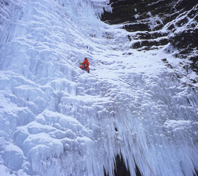 W-E Escalade sur glace dans le Cantal
