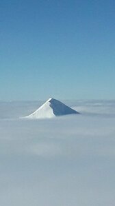 La neige et la glace sont là en Auvergne. Accueil ouvert au chalet des guides du Lioran a partir de 6 fevrier 